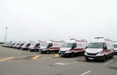 Prezident İlham Əliyev yeni alınmış müasir təcili tibbi yardım avtomobilləri ilə tanış olub (FOTO) (YENİLƏNİB)