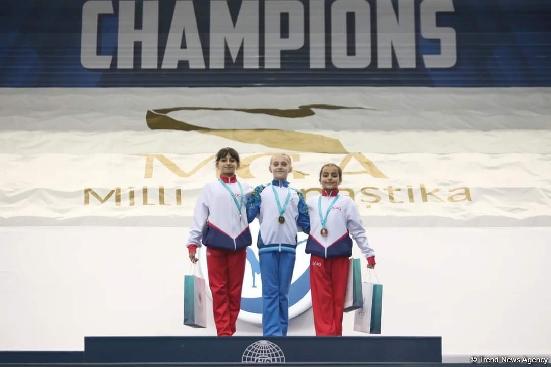 Azərbaycan gimnastı İvan Tixonov fərdi çoxnövçülükdə qızıl medal qazanıb (FOTO)