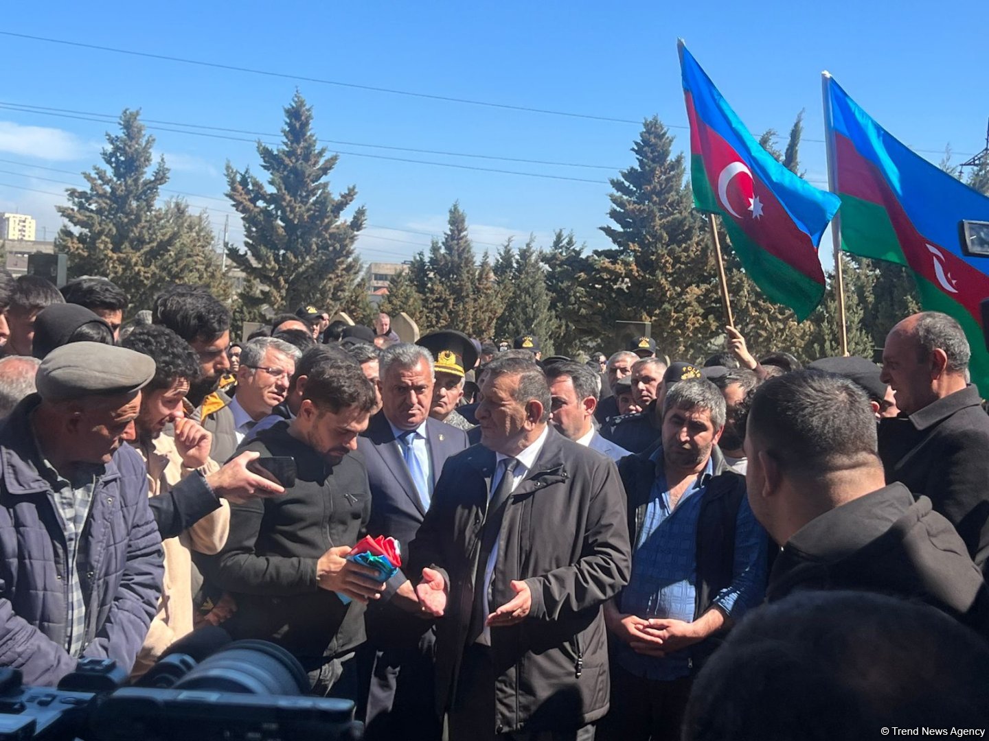 Xocalı soyqırımında itkin düşən Akif Mahmudovun 32 il sonra tapılan qalıqları dəfn olundu (FOTO/VİDEO)