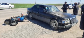 Bərdədə mopedlə maşın toqquşdu - Xəsarət alan var (FOTO)