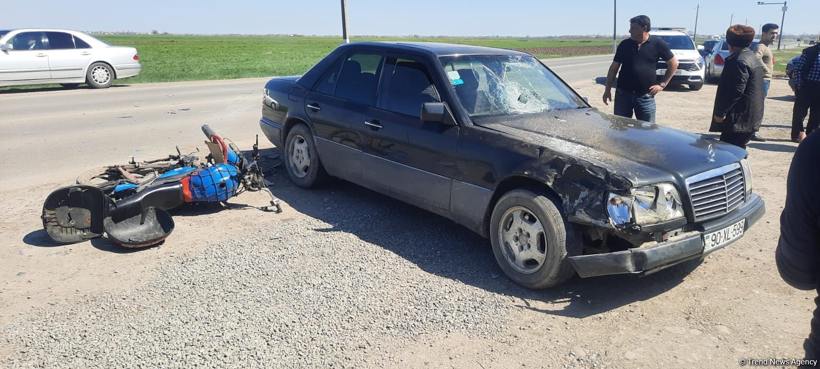 Bərdədə mopedlə maşın toqquşdu - Xəsarət alan var (FOTO)