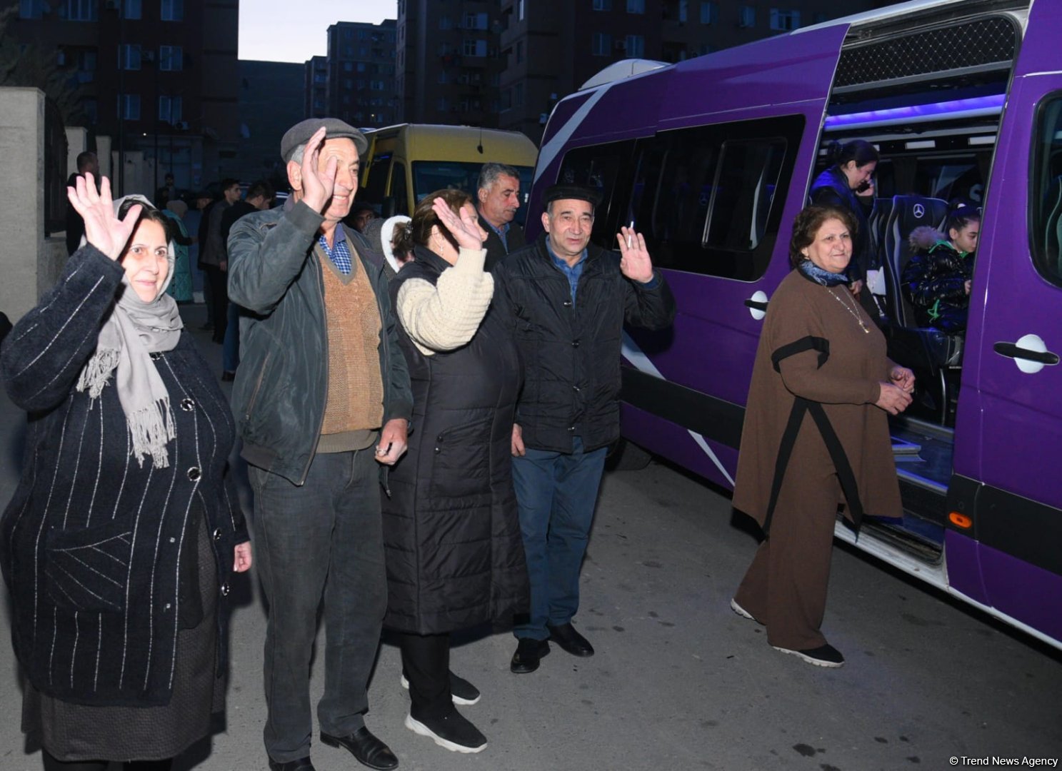 Füzuli şəhərinə növbəti köç karvanı yola düşüb (FOTO/VİDEO)