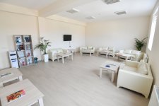 Avropa çempionatında yüksək nəticələr əldə etmiş güləşçilərlə və Xarici Dillər Təmayüllü Gimnaziyada təhsil alan şagird-güləşçilərlə görüş keçirilib (FOTO)