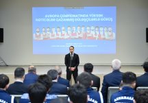 Avropa çempionatında yüksək nəticələr əldə etmiş güləşçilərlə və Xarici Dillər Təmayüllü Gimnaziyada təhsil alan şagird-güləşçilərlə görüş keçirilib (FOTO)