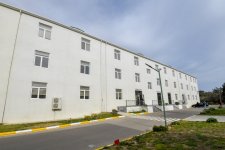 Avropa çempionatında yüksək nəticələr əldə etmiş güləşçilərlə və Xarici Dillər Təmayüllü Gimnaziyada təhsil alan şagird-güləşçilərlə görüş keçirilib (FOTO)