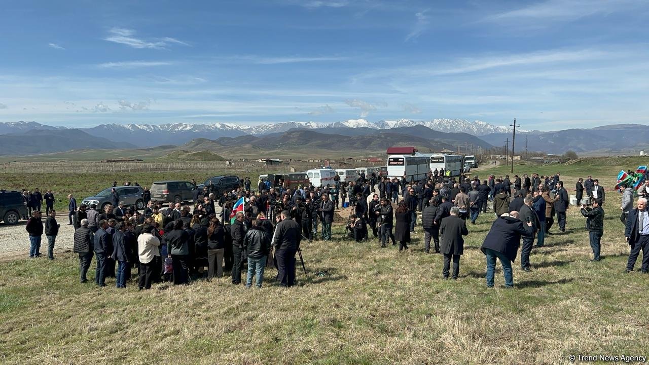 Xocalı soyqırımı qurbanlarının nəşlərinin qalıqları Xocalıda dəfn edilib (FOTO/VİDEO)