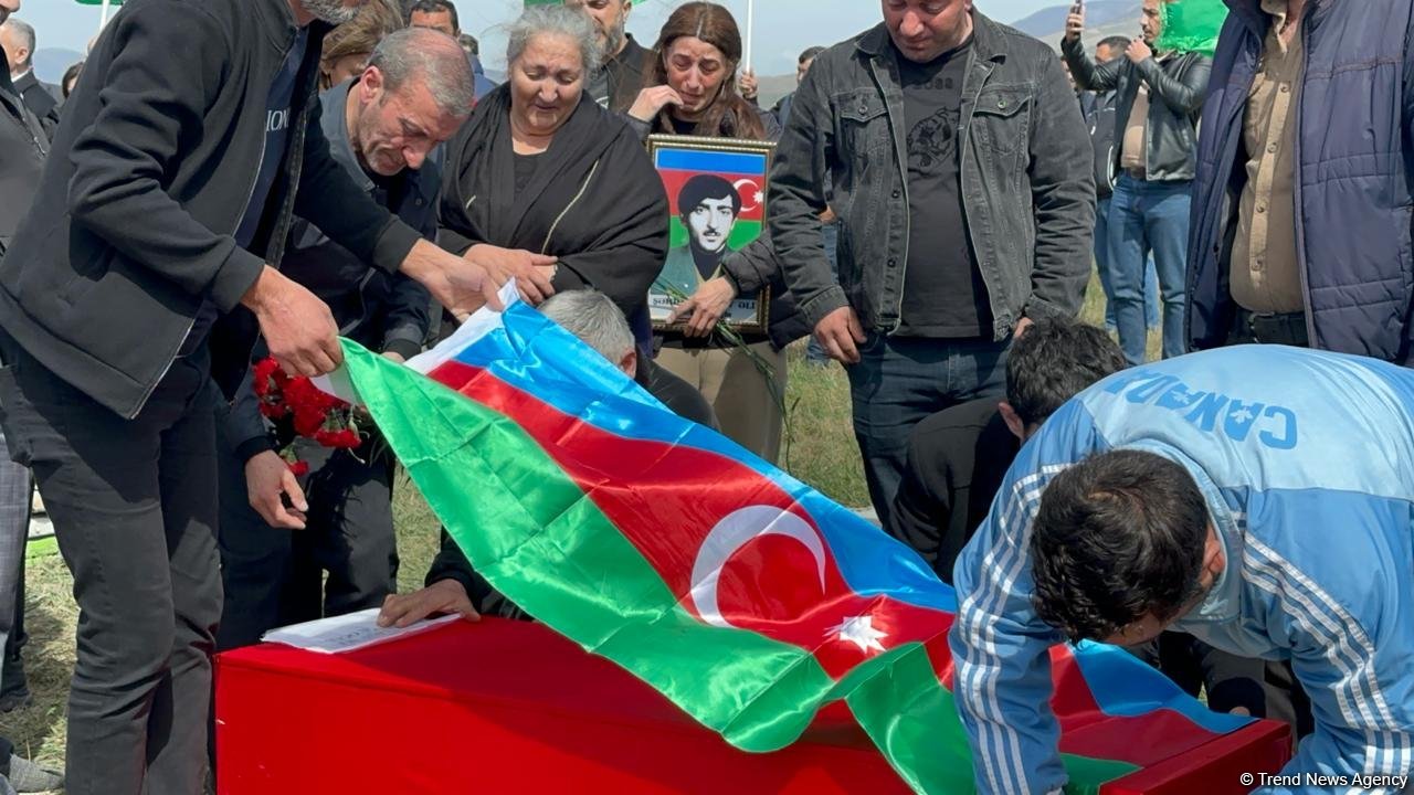 Xocalı soyqırımı qurbanlarının nəşlərinin qalıqları Xocalıda dəfn edilib (FOTO/VİDEO)