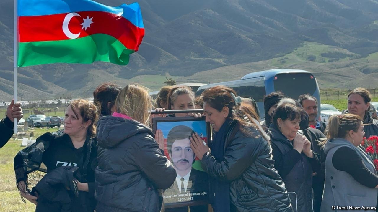 Xocalı soyqırımı qurbanlarının nəşlərinin qalıqları Xocalıda dəfn edilib (FOTO/VİDEO)