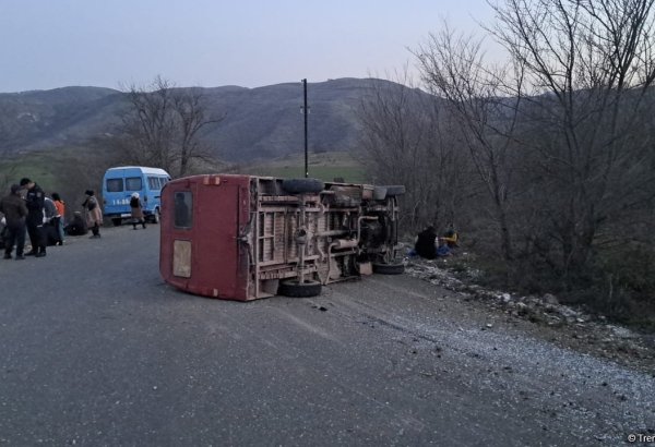 Xocavənddə mikroavtobus aşıb, 9 nəfər xəsarət alıb (YENİLƏNİB) (FOTO)
