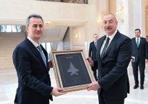 Prezident İlham Əliyev Türkiyə Prezident Administrasiyasının komitə sədrinin rəhbərlik etdiyi nümayəndə heyətini qəbul edib (YENİLƏNİB) (FOTO)