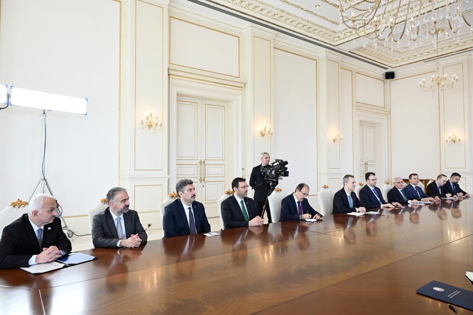 Prezident İlham Əliyev Türkiyə Prezident Administrasiyasının komitə sədrinin rəhbərlik etdiyi nümayəndə heyətini qəbul edib (YENİLƏNİB) (FOTO)