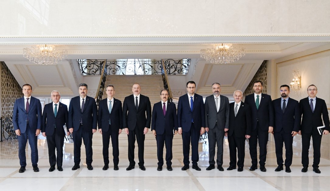 Prezident İlham Əliyev Türkiyə Prezident Administrasiyasının komitə sədrinin rəhbərlik etdiyi nümayəndə heyətini qəbul edib (YENİLƏNİB) (FOTO)