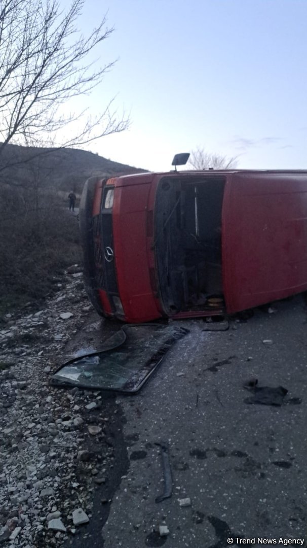 Xocavənddə mikroavtobus aşıb, 9 nəfər xəsarət alıb (YENİLƏNİB) (FOTO)