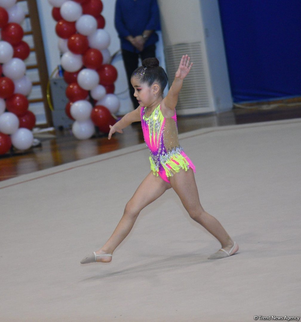 Bakıda "Ocaq Sport" klubunun bədii gimnastika üzrə açıq birincilik yarışlarının ikinci gününə start verilib (FOTO)