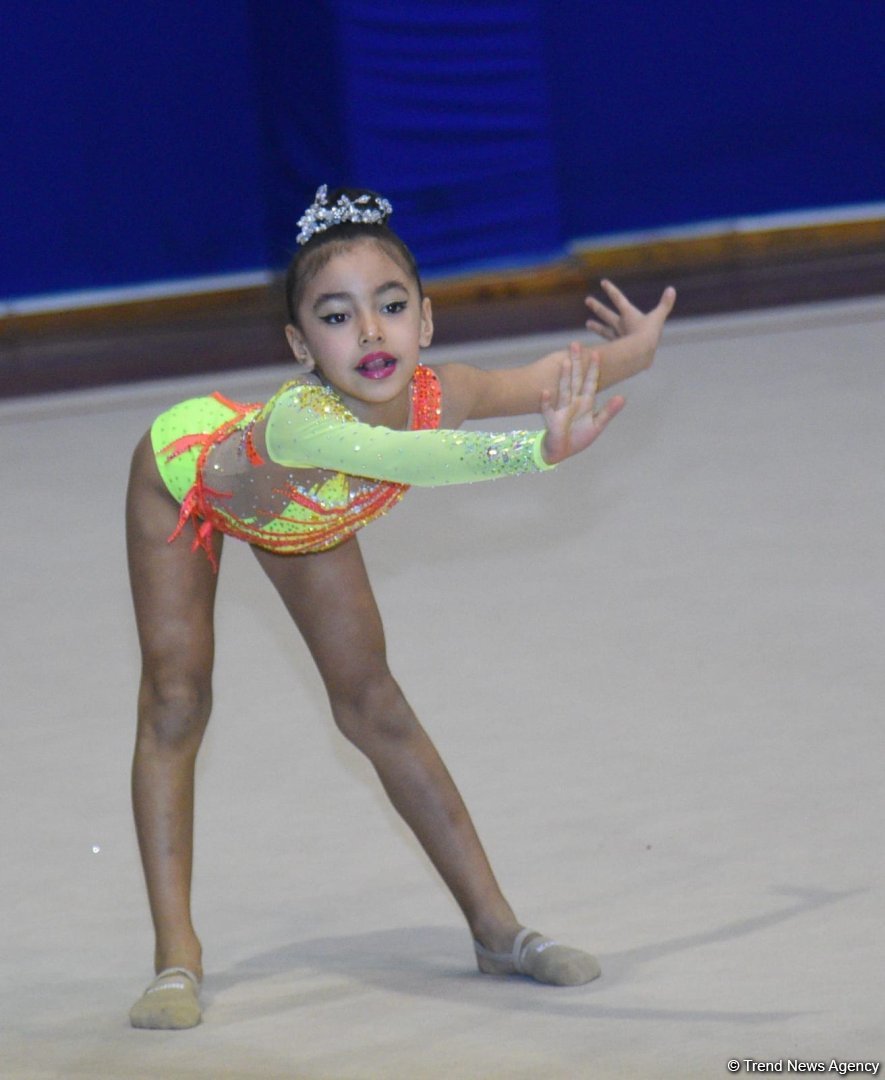 Bakıda "Ocaq Sport" klubunun bədii gimnastika üzrə açıq birincilik yarışlarının ikinci gününə start verilib (FOTO)