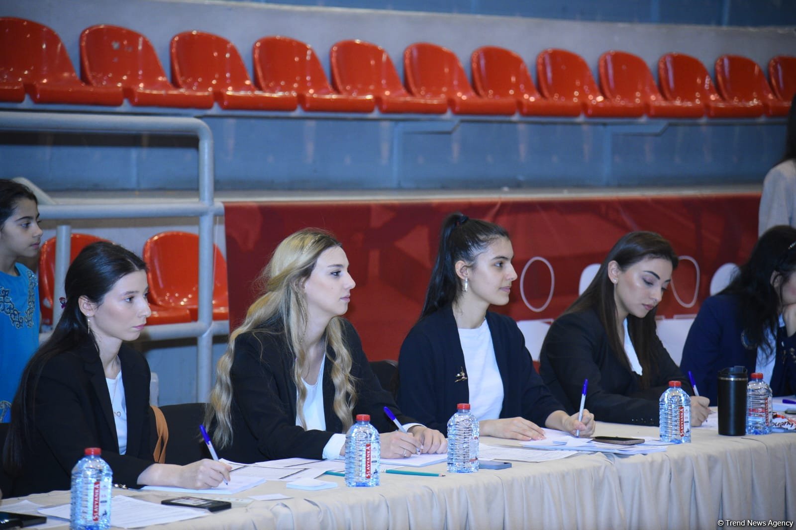 Bakıda "Ocaq Sport" klubunun bədii gimnastika üzrə açıq birincilik yarışlarının ikinci gününə start verilib (FOTO)