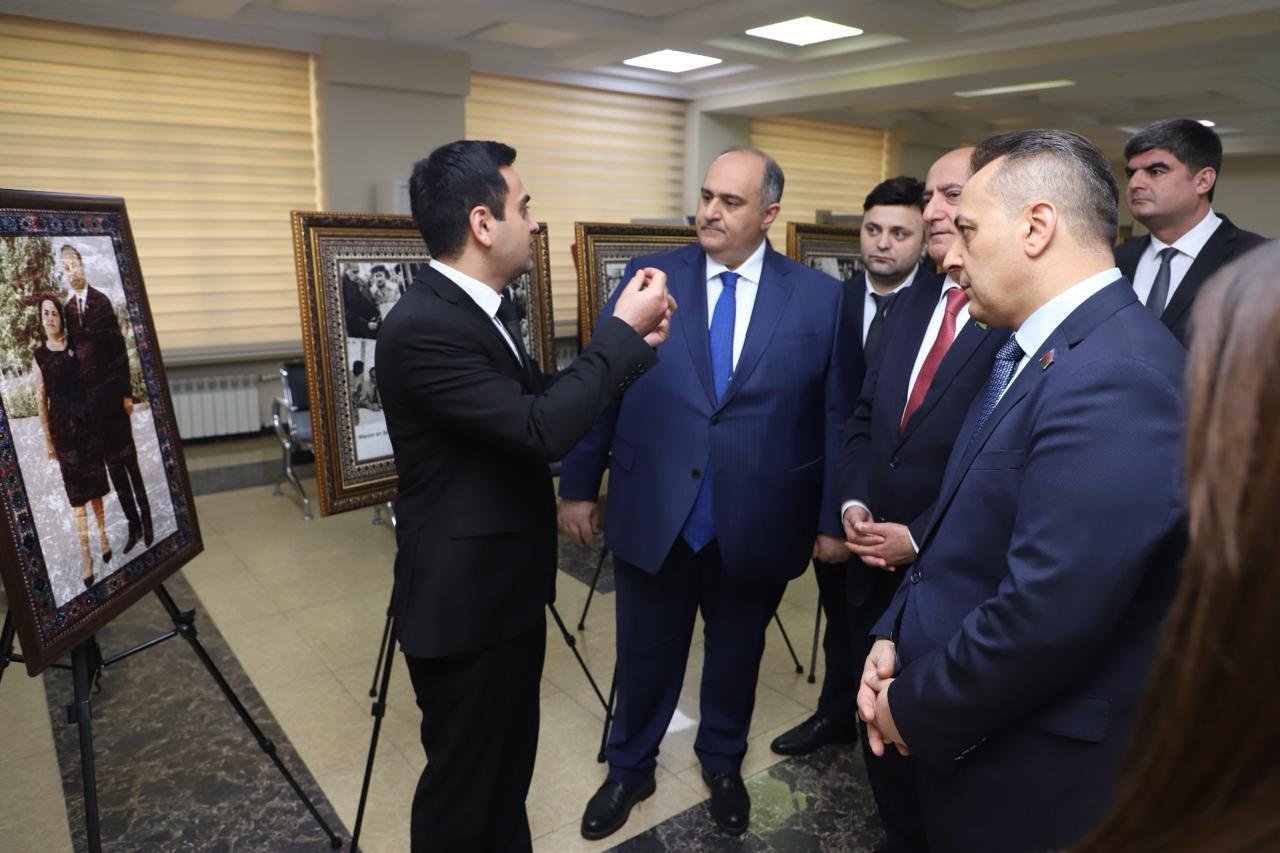 BSU-da “Heydər Əliyev - Unudulmaz lider” adlı foto-xalça sərgisinin təqdimatı baş tutub