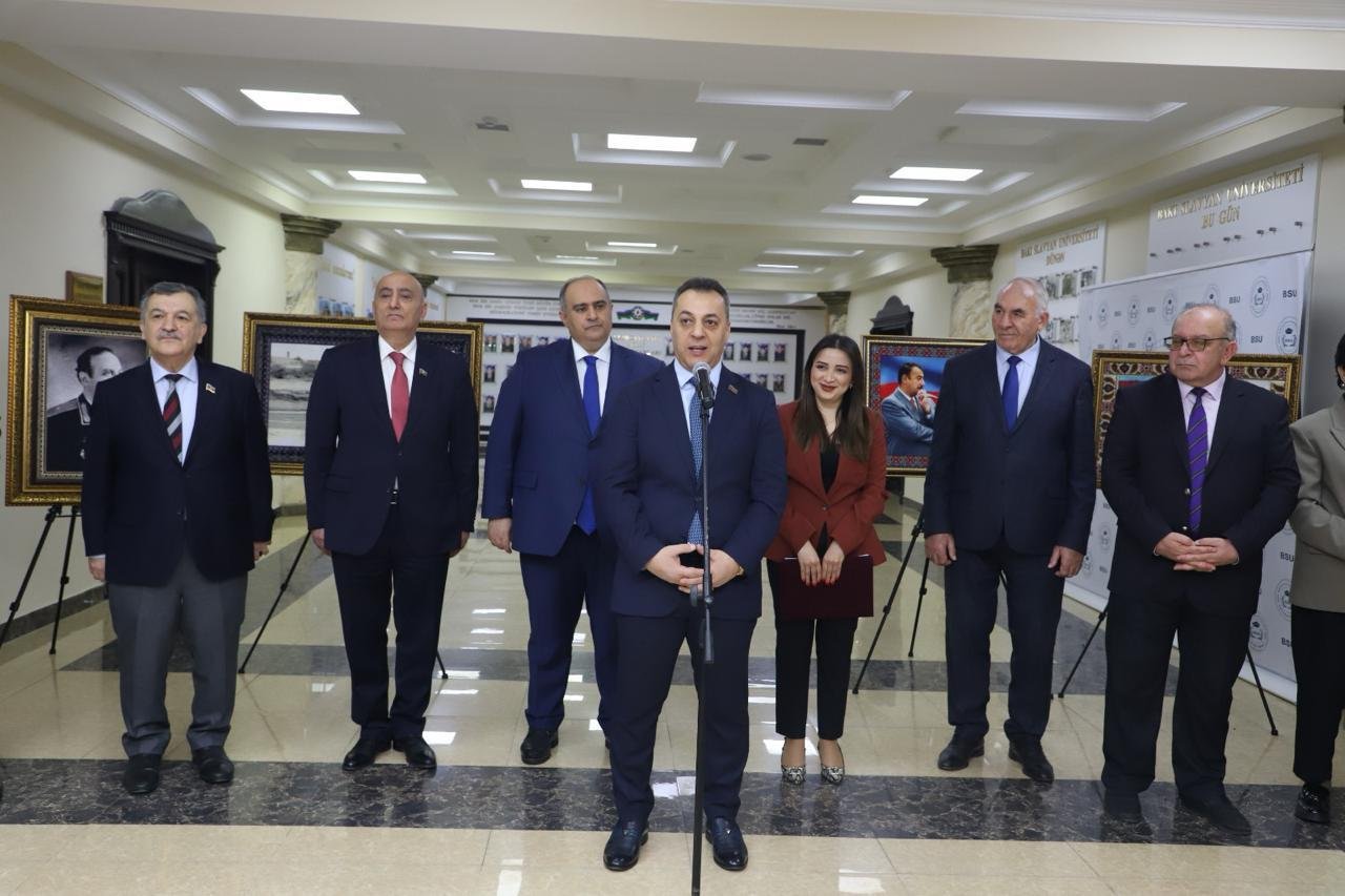 BSU-da “Heydər Əliyev - Unudulmaz lider” adlı foto-xalça sərgisinin təqdimatı baş tutub