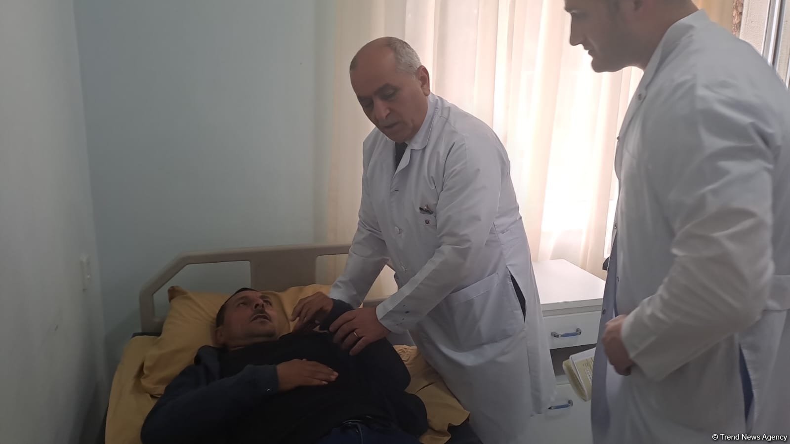 Beyləqanda fəhlə daşıyan avtobus aşıb, yaralılar var (FOTO)