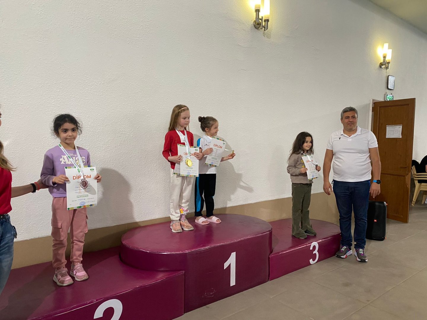 Üzgüçülük üzrə “Parlaq Ulduz” Uşaq Liqasının 2-ci mərhələsi keçirilib (FOTO)