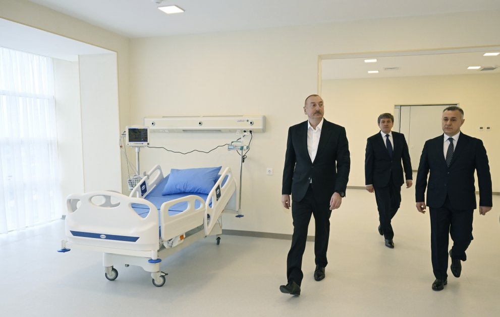 Prezident İlham Əliyev Qəbələ Rayon Mərkəzi Xəstəxanasının açılışında iştirak edib (FOTO) (YENİLƏNİB)