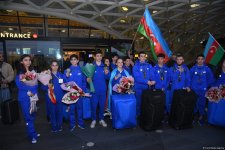 Avropa çempionatında qızıl və gümüş medallar qazanan gimnastlarımız Vətənə dönüblər (FOTO)