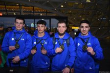 Avropa çempionatında qızıl və gümüş medallar qazanan gimnastlarımız Vətənə dönüblər (FOTO)