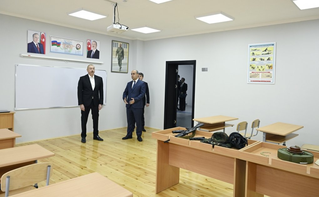 Prezident İlham Əliyev Qəbələnin Bum qəsəbəsində tam orta məktəbin yeni binasının açılışında iştirak edib (FOTO) (YENİLƏNİB)