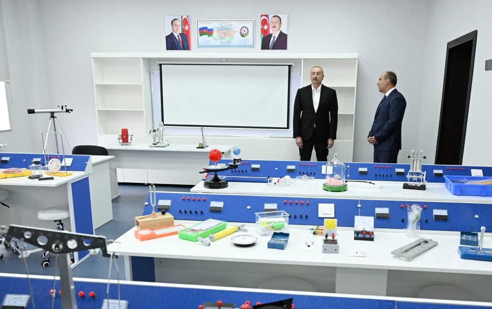 Prezident İlham Əliyev Qəbələnin Bum qəsəbəsində tam orta məktəbin yeni binasının açılışında iştirak edib (FOTO) (YENİLƏNİB)