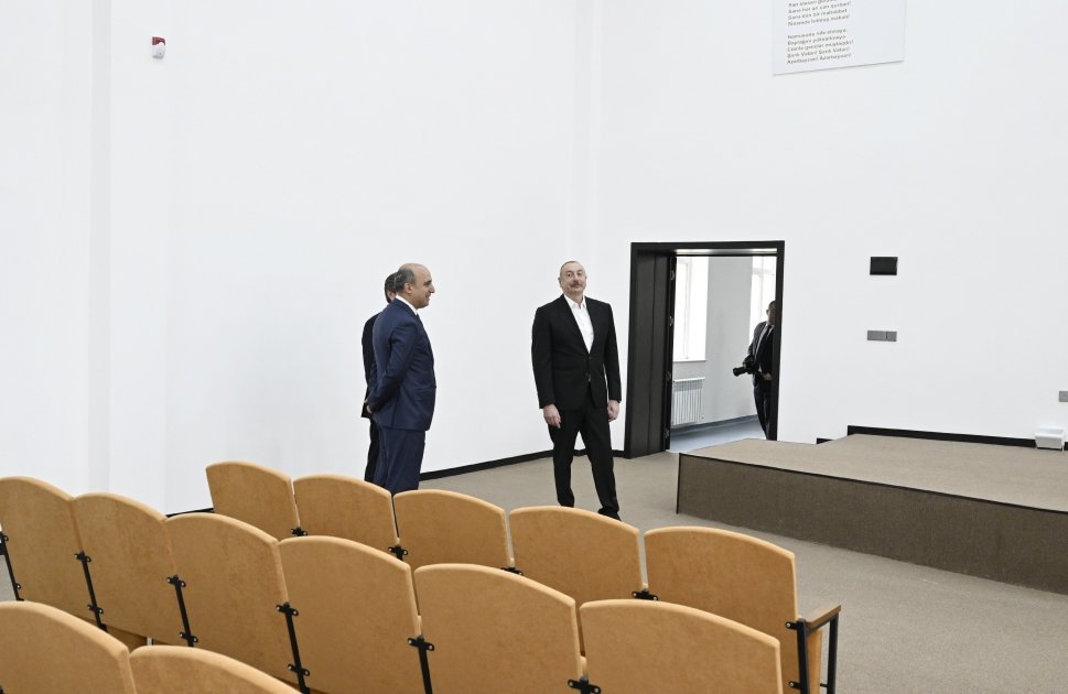 Prezident İlham Əliyev Qəbələnin Bum qəsəbəsində tam orta məktəbin yeni binasının açılışında iştirak edib (FOTO) (YENİLƏNİB)