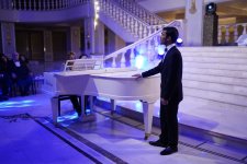 Gəncə Dövlət Filarmoniyasında klassik gecə təqdim olunub (FOTO)