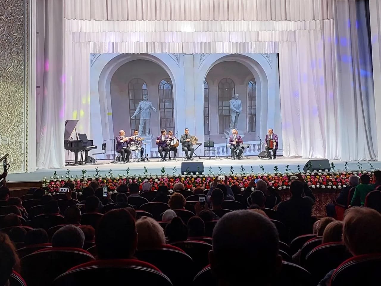 "Göygöl" Dövlət Mahnı və Rəqs ansamblı Özbəkistanda ölkəmizi təmsil edib (FOTO)
