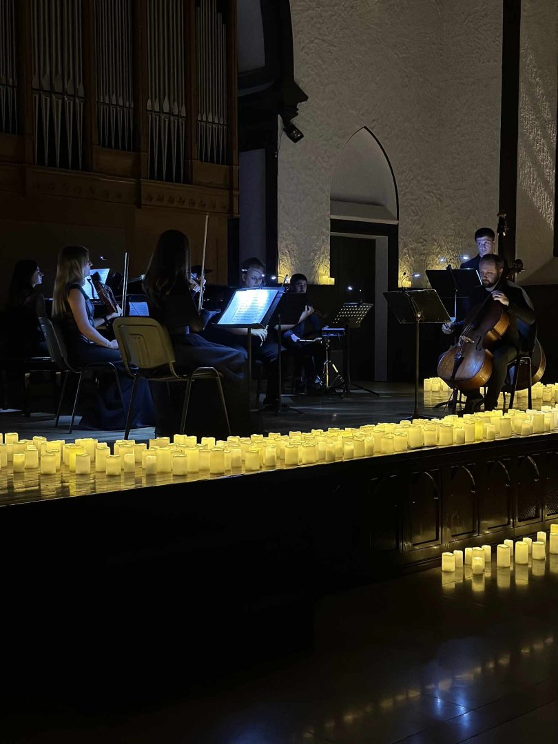 Divaların ruhu: Tina Törner, Whitney Houston, Selin Dion, Adel. Mystery Ensemble. Şam işığında konsert (FOTO)