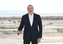 Prezident İlham Əliyev Hacıqabul rayonunda Şirvan suvarma kanalının təməlini qoyub (FOTO/VİDEO) (YENİLƏNİB)