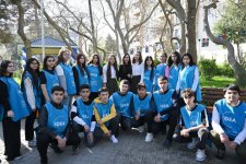 Heydər Əliyev Fondunun vitse-prezidenti Leyla Əliyevanın iştirakı ilə növbəti abad həyətlər sakinlərin istifadəsinə verilib (FOTO)