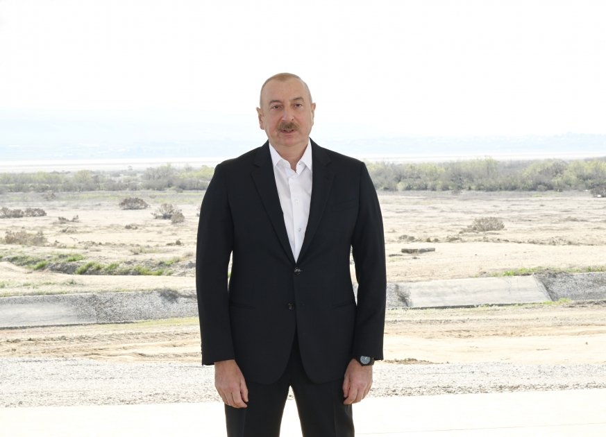 Prezident İlham Əliyev Hacıqabul rayonunda Şirvan suvarma kanalının təməlini qoyub (FOTO/VİDEO) (YENİLƏNİB)