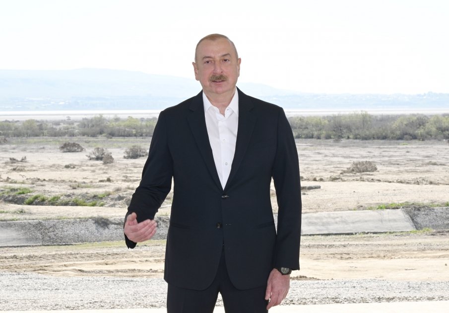 Prezident İlham Əliyev Hacıqabul rayonunda Şirvan suvarma kanalının təməlini qoyub (FOTO/VİDEO) (YENİLƏNİB)