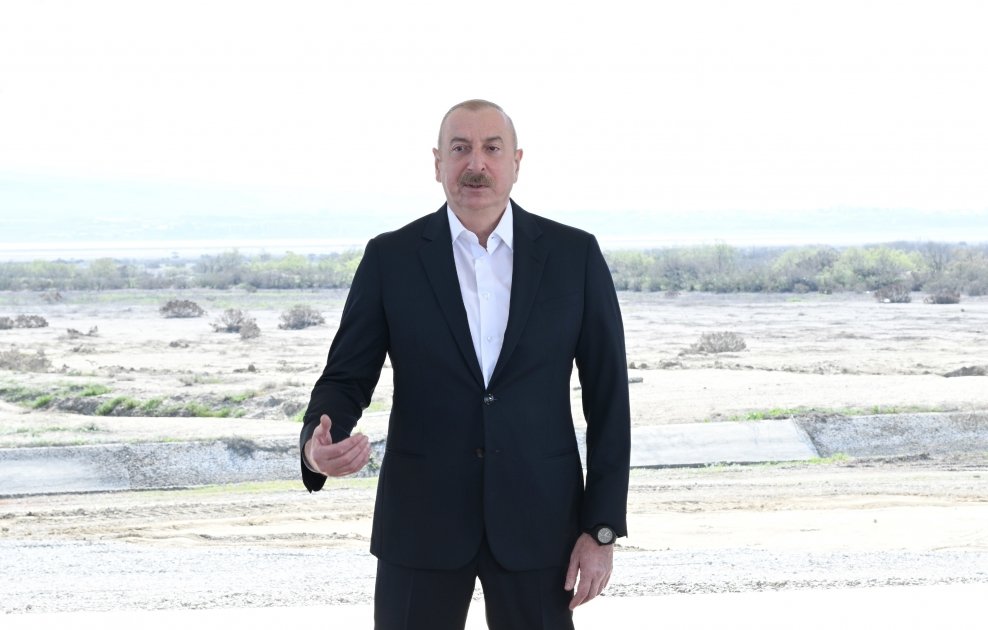 Prezident İlham Əliyev Hacıqabul rayonunda Şirvan suvarma kanalının təməlini qoyub (FOTO/VİDEO) (YENİLƏNİB)