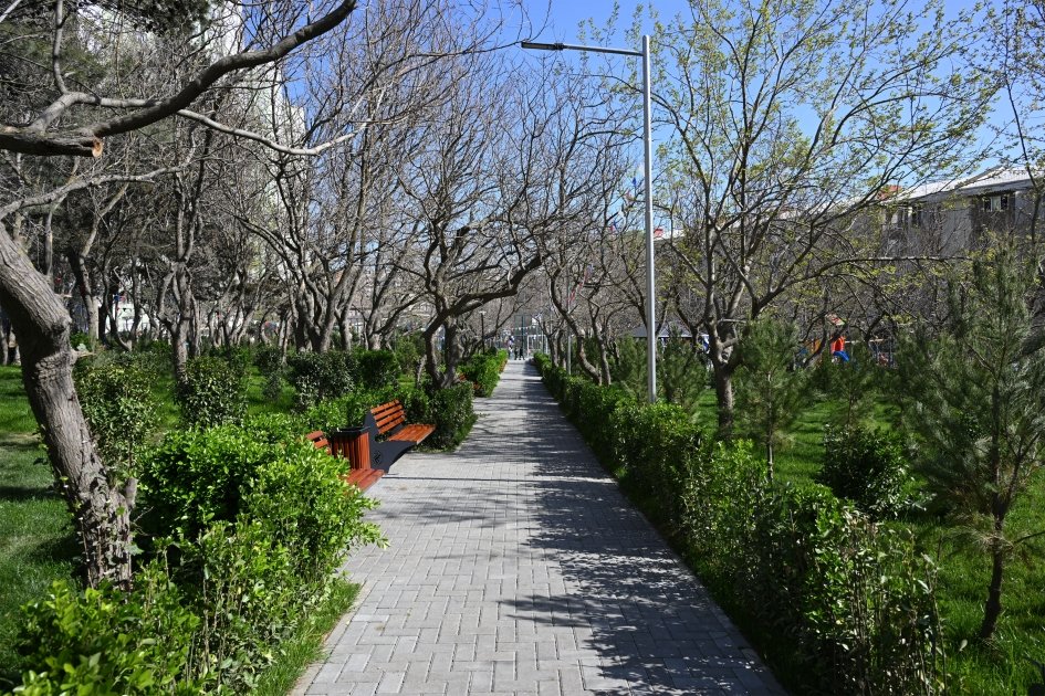 Heydər Əliyev Fondunun vitse-prezidenti Leyla Əliyevanın iştirakı ilə növbəti abad həyətlər sakinlərin istifadəsinə verilib (FOTO)