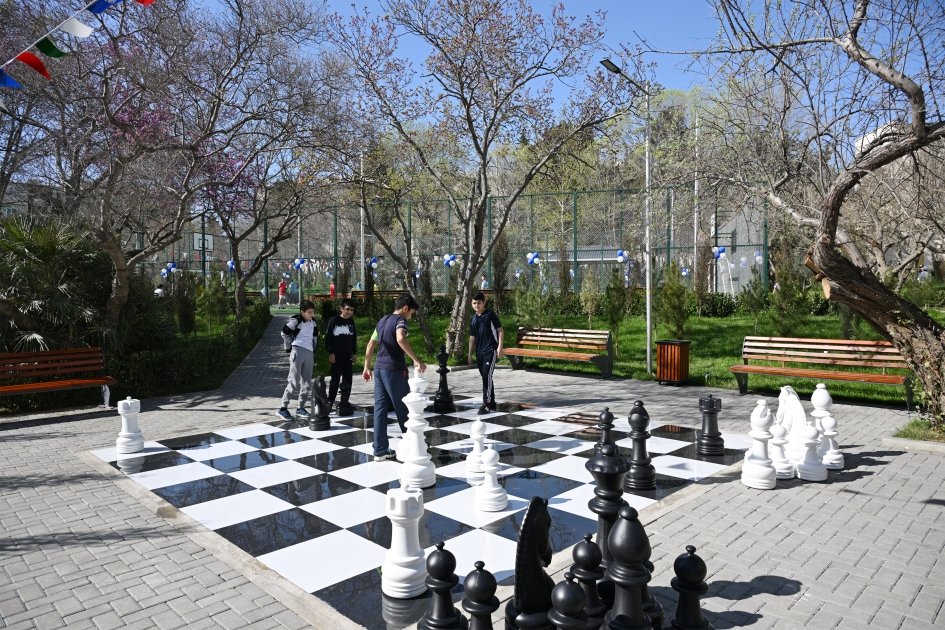 Heydər Əliyev Fondunun vitse-prezidenti Leyla Əliyevanın iştirakı ilə növbəti abad həyətlər sakinlərin istifadəsinə verilib (FOTO)