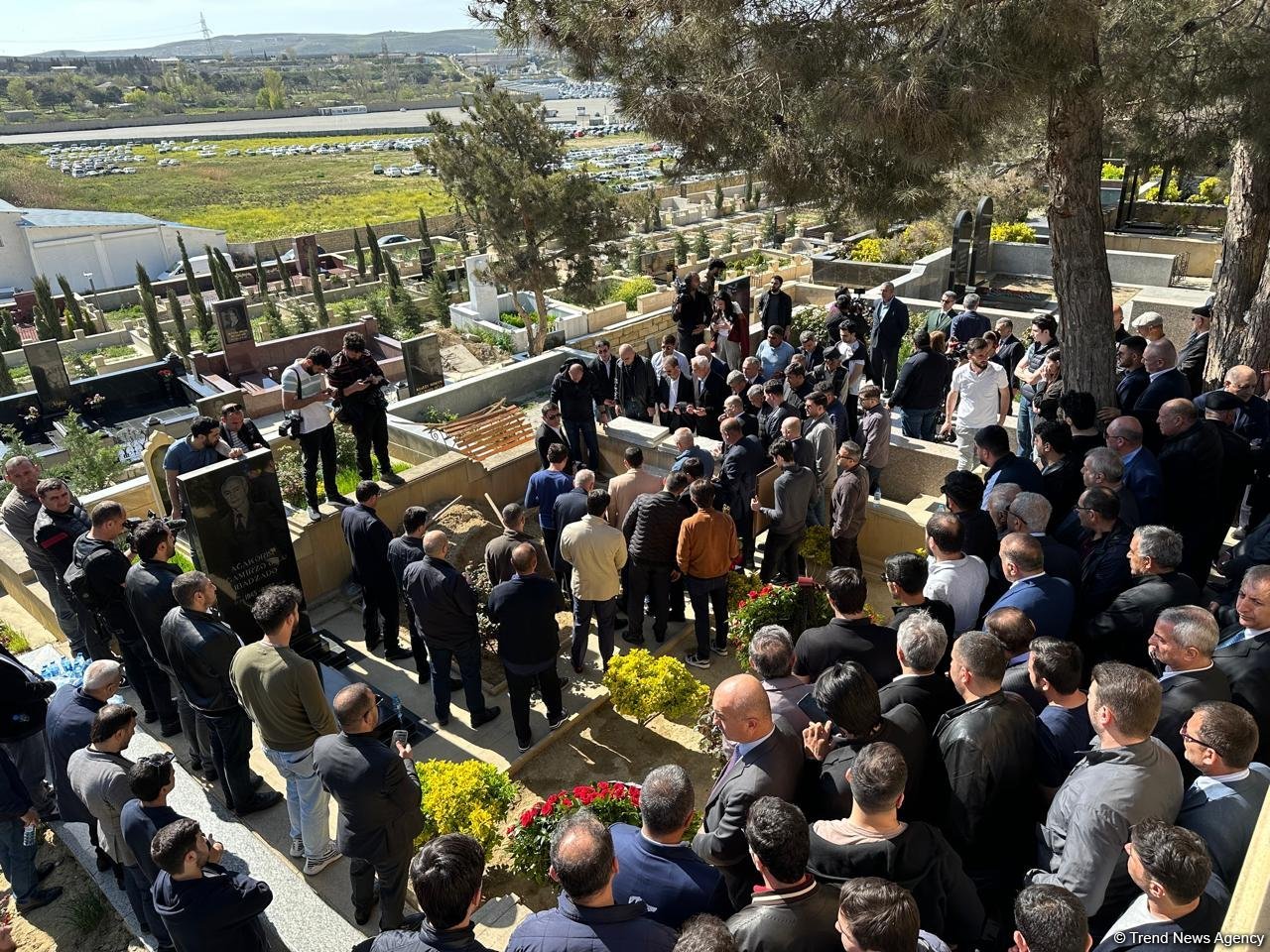 Hadı Rəcəbli dəfn olunub (FOTO)