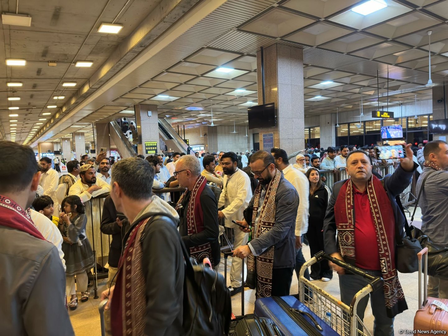 AZAL Bakı-Kəraçi marşrutu üzrə ilk uçuşunu həyata keçirib (FOTO)