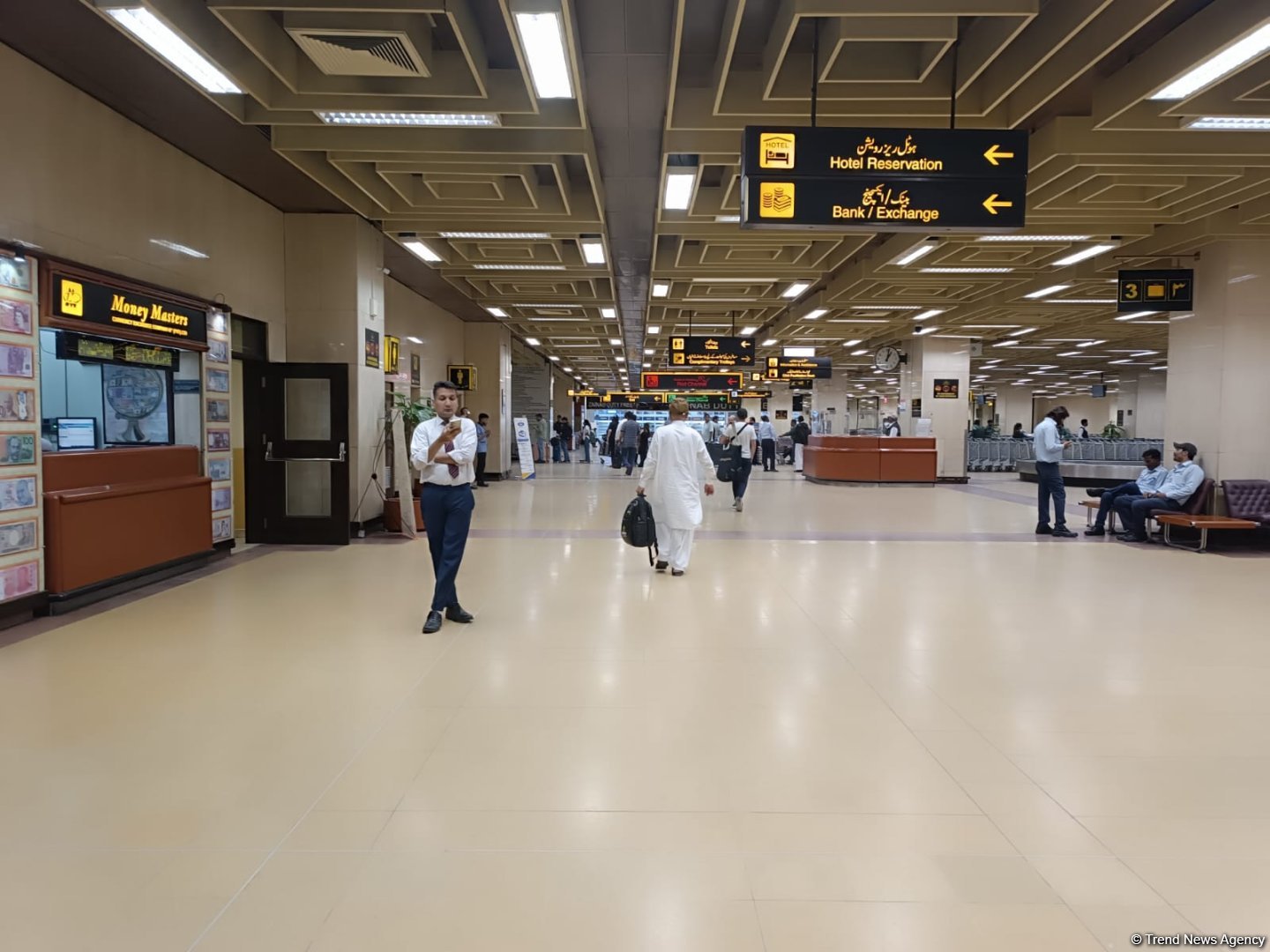 AZAL Bakı-Kəraçi marşrutu üzrə ilk uçuşunu həyata keçirib (FOTO)
