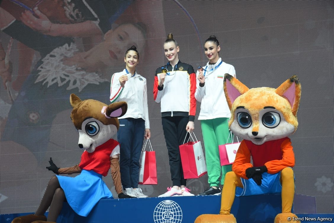 Bədii gimnastika üzrə Dünya Kubokunun qalibləri mükafatlandırılıb (FOTO)