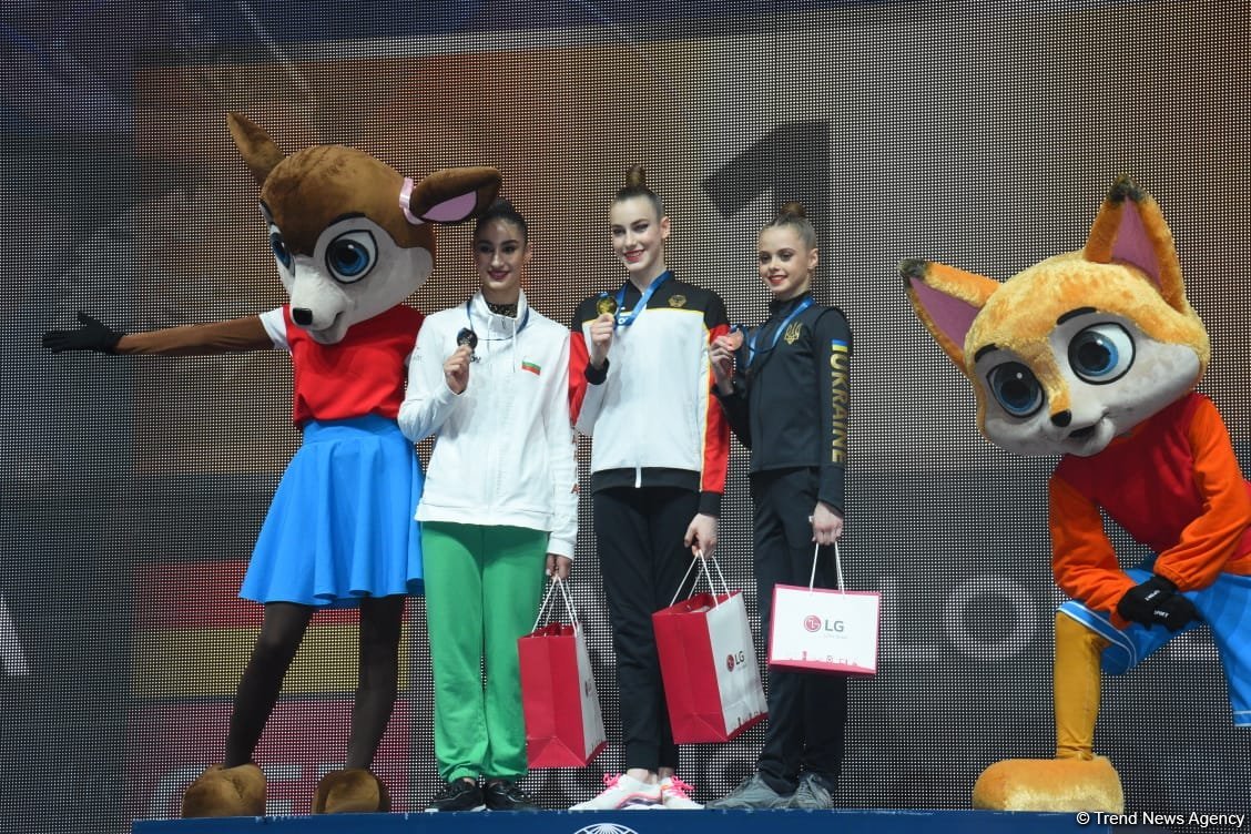 Bədii gimnastika üzrə Dünya Kubokunun qalibləri mükafatlandırılıb (FOTO)