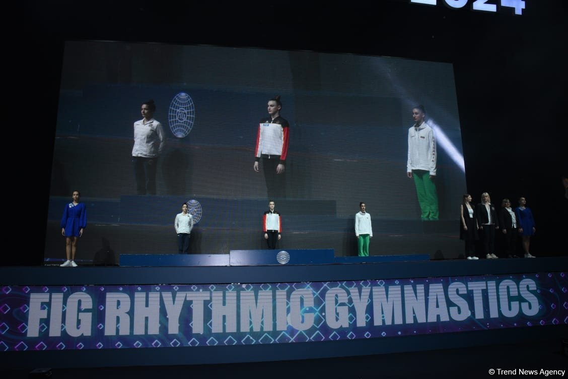 Bədii gimnastika üzrə Dünya Kubokunun qalibləri mükafatlandırılıb (FOTO)