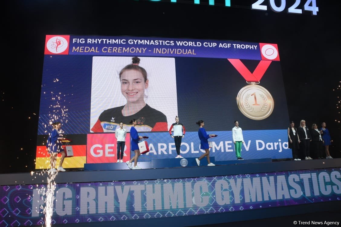 Bədii gimnastika üzrə Dünya Kubokunun qalibləri mükafatlandırılıb (FOTO)