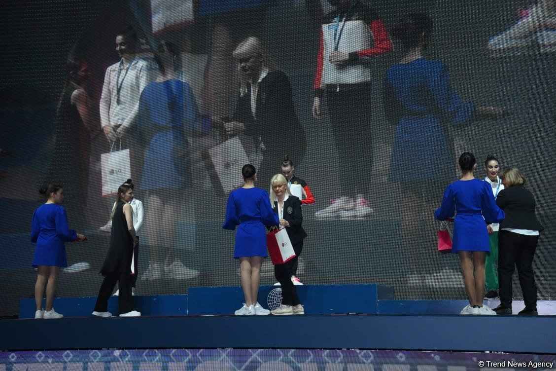 Bədii gimnastika üzrə Dünya Kubokunun qalibləri mükafatlandırılıb (FOTO)