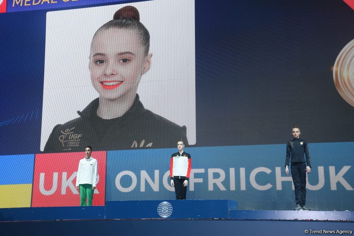 Bədii gimnastika üzrə Dünya Kubokunun qalibləri mükafatlandırılıb (FOTO)