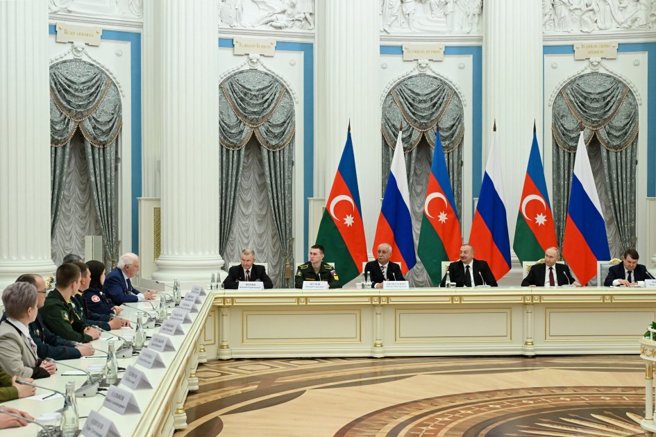 Prezident İlham Əliyevin və Rusiya Prezidenti Vladimir Putinin Baykal-Amur magistralının 50 illik yubileyi münasibətilə dəmir yolu sahəsinin veteranları və işçiləri ilə birgə görüşü keçirilib (FOTO/VİDEO) (YENİLƏNİB)
